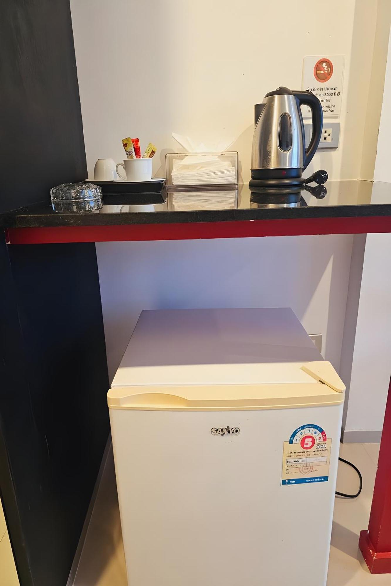 One World One Home Naiharn Hotel Rawai Zewnętrze zdjęcie