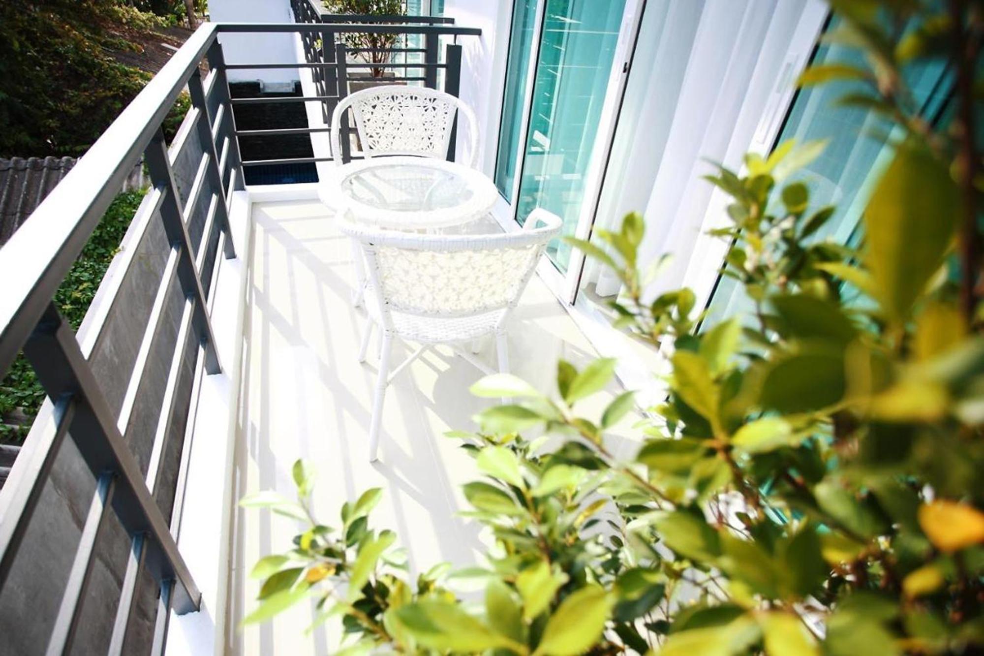 One World One Home Naiharn Hotel Rawai Zewnętrze zdjęcie