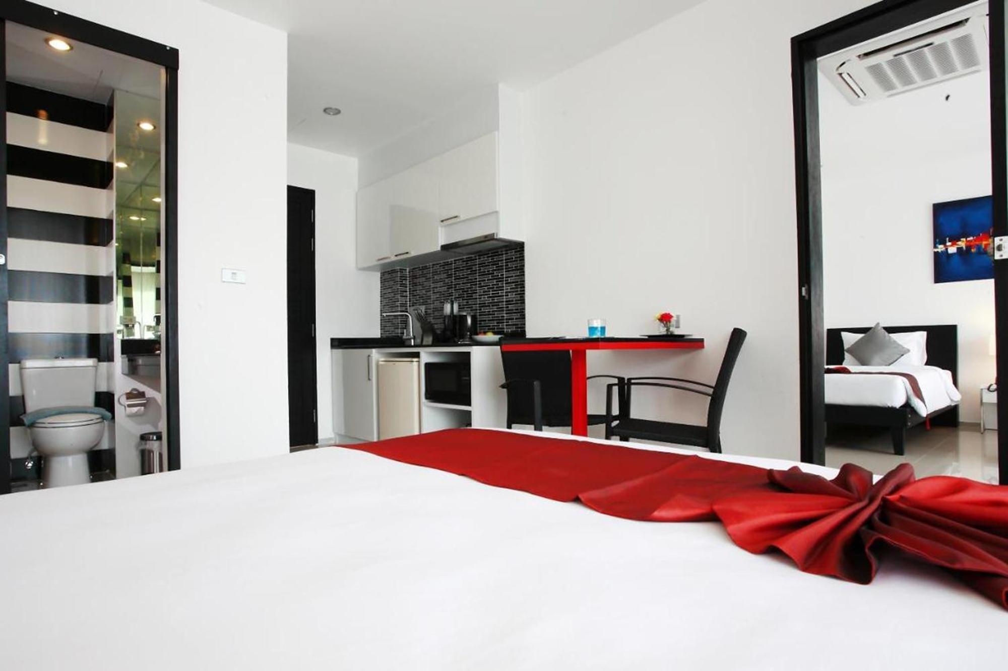 One World One Home Naiharn Hotel Rawai Zewnętrze zdjęcie